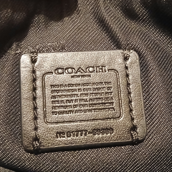 🌼Coach Floral Wristlet White Yellow Gray Leather Zip Pouch - Picture 4 of 7